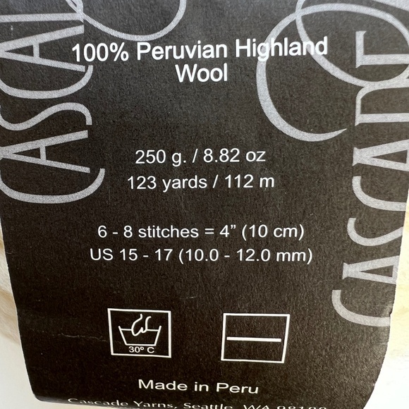 Cascade Yarns Magnum 100% Peruvian Highland Wool Color Ecru 0010 Lot of 2 New - Picture 6 of 6